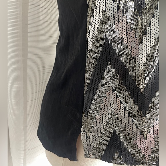 ASTR Revolve Metallic Sequin Spaghetti Straps Camisole Tank Top Size Small - Picture 4 of 8